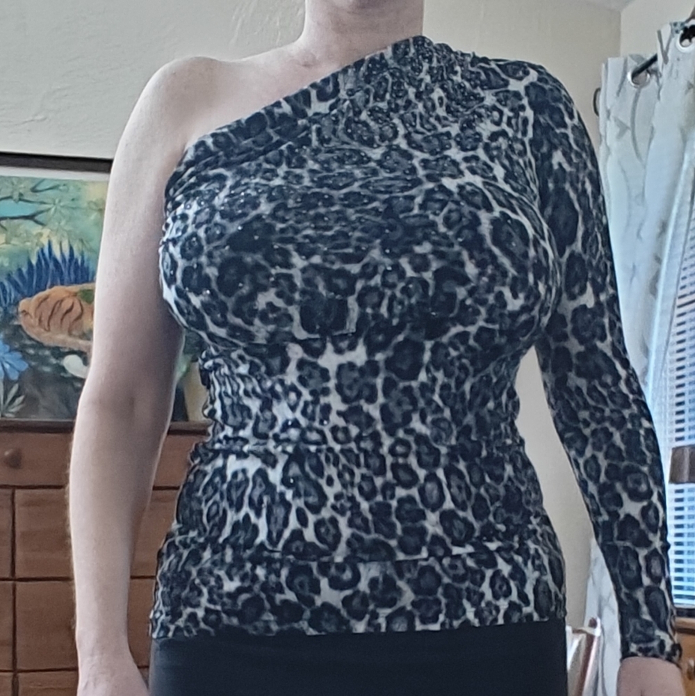 Allen B. by Allen Schwartz Black and Gray Patterned Top